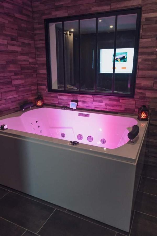 Charmante Residence De Tourisme Avec Jacuzzi Crecy-la-Chapelle Exterior foto